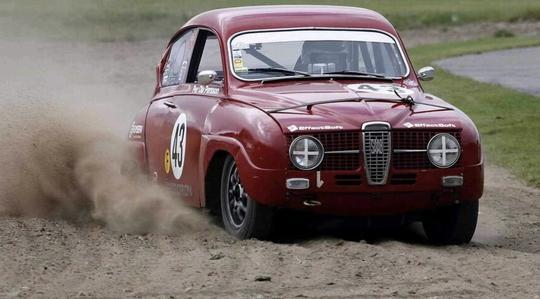 Saab 96 DL, trimmad för racing med ca 100 Hk